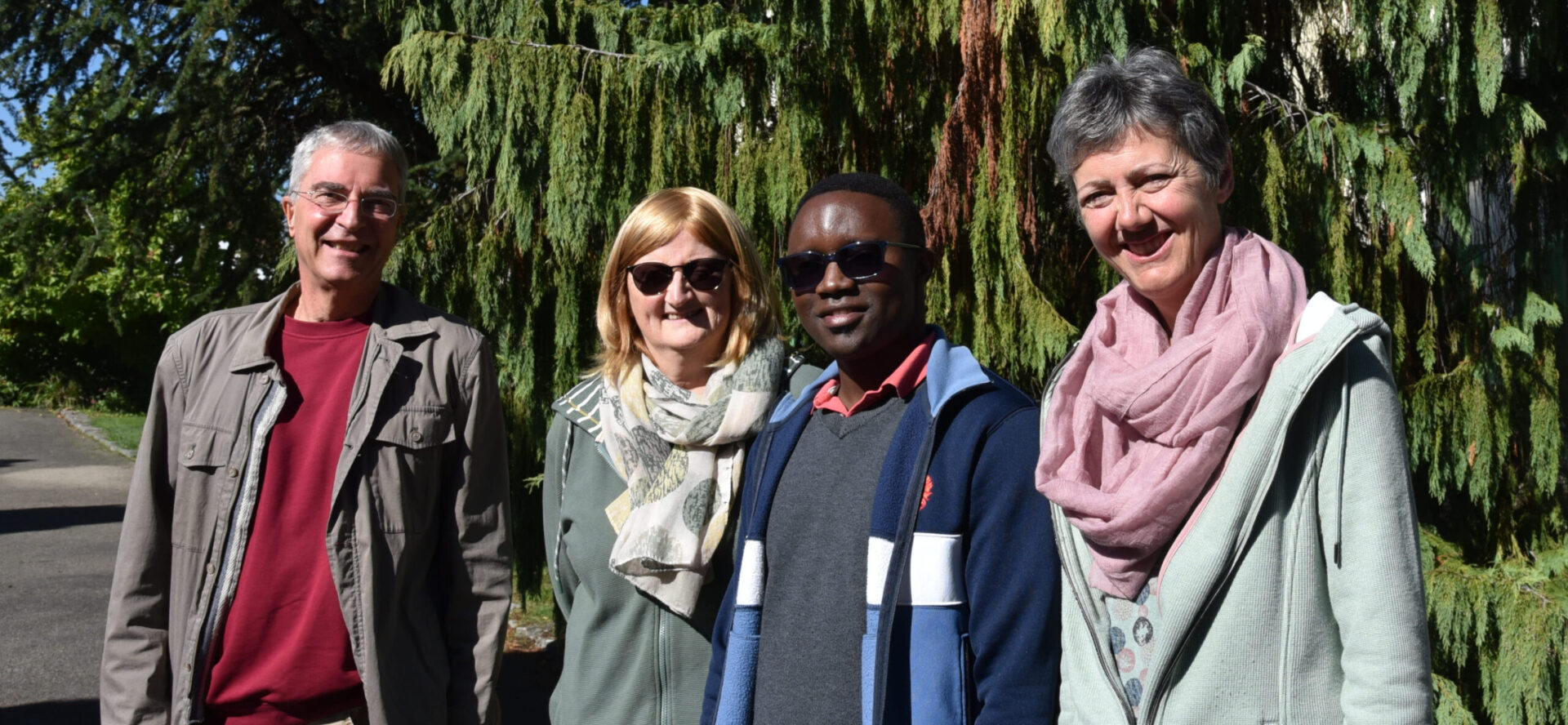 (de g. à d.) Marius Müller, Gwenaëlle Delalande, Tharcisse Ndayizeye et Denise Roth vivent au Centre des Focolari de Montet (FR) | © Raphaël Zbinden