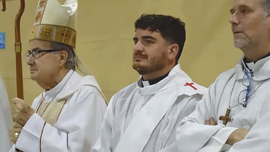 La foule a entouré Natanael Alberione pour son ordination | Facebook Parroquia Cristo Trabajador