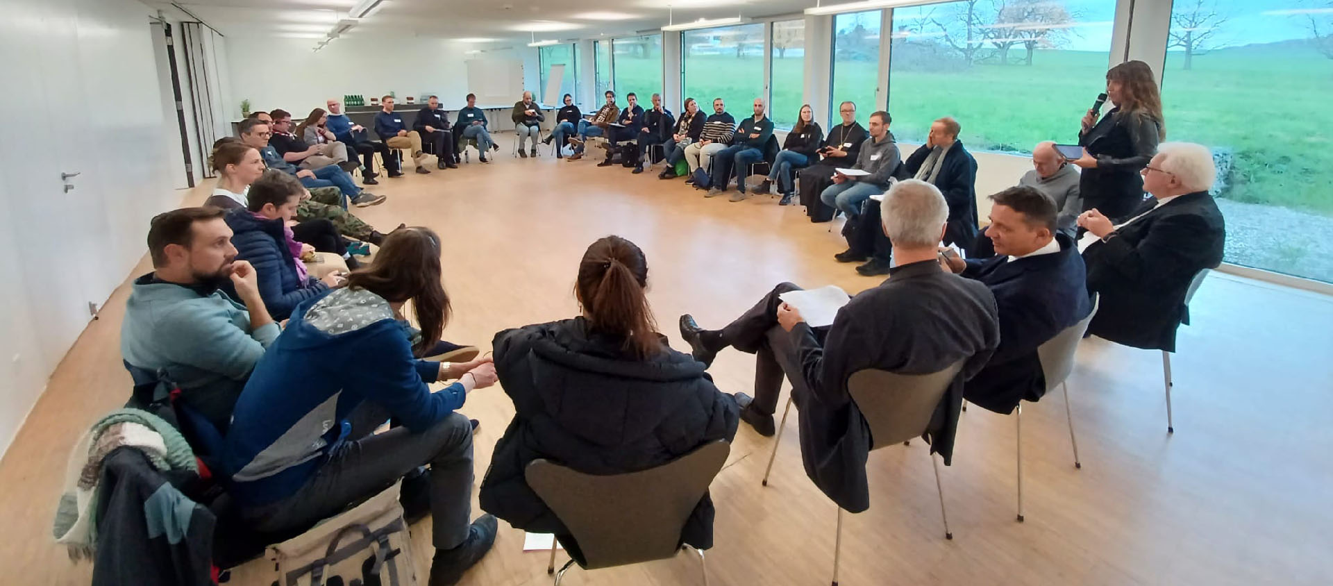 Les évêques ont rencontré des jeunes, des responsables de pastorale jeunesse et de mouvements de jeunes à Mariastein | © CES