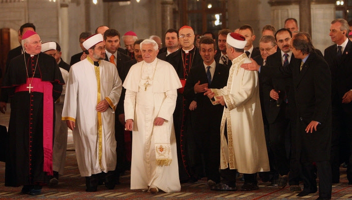 30 novembre 2006: Visite de Benoît XVI à la Mosquée Bleue d'Istanbul,  Alessia Guiliani CPP/CIRIC