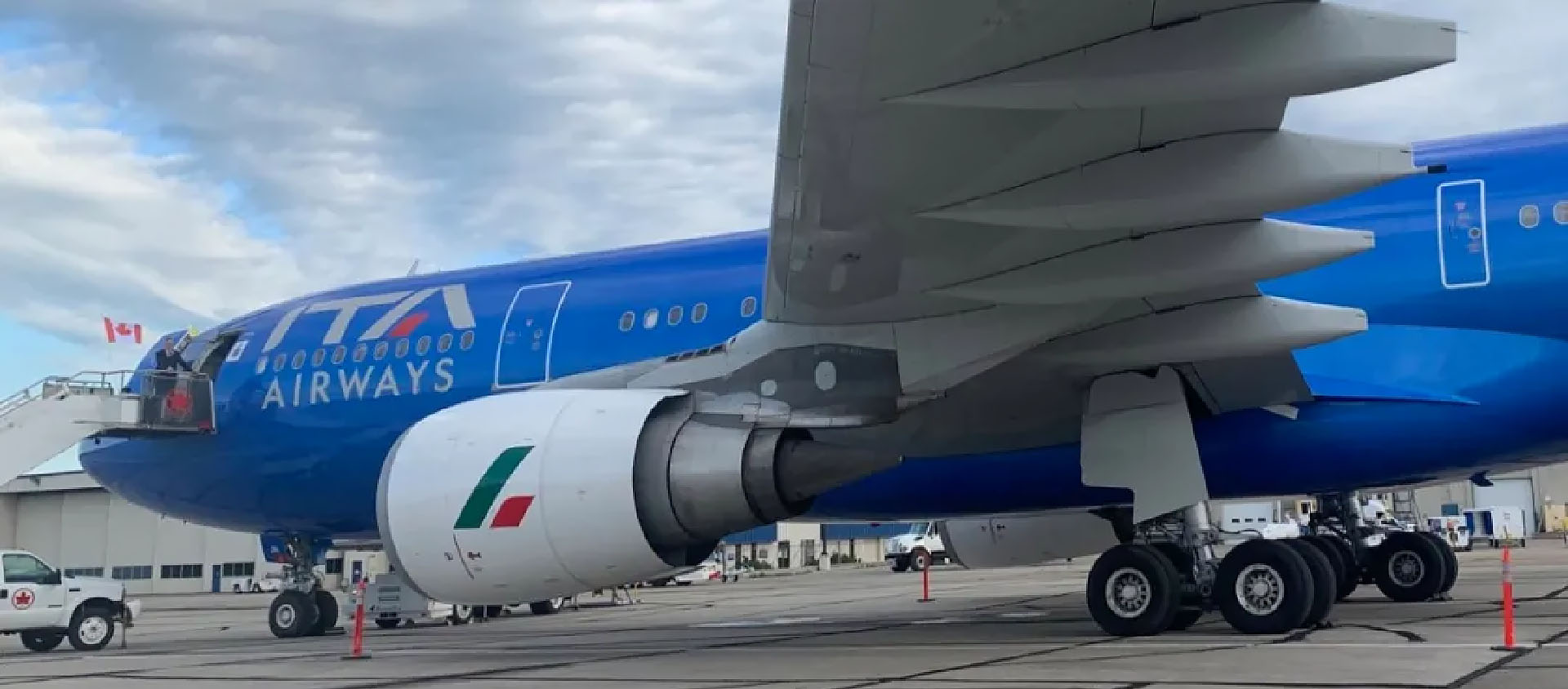 En 10 ans, le pape François a visité tous les continents, sauf l'Océanie | photo: l'avion du pape à son arrivée au Canada © Anna Kurian/IMEDIA