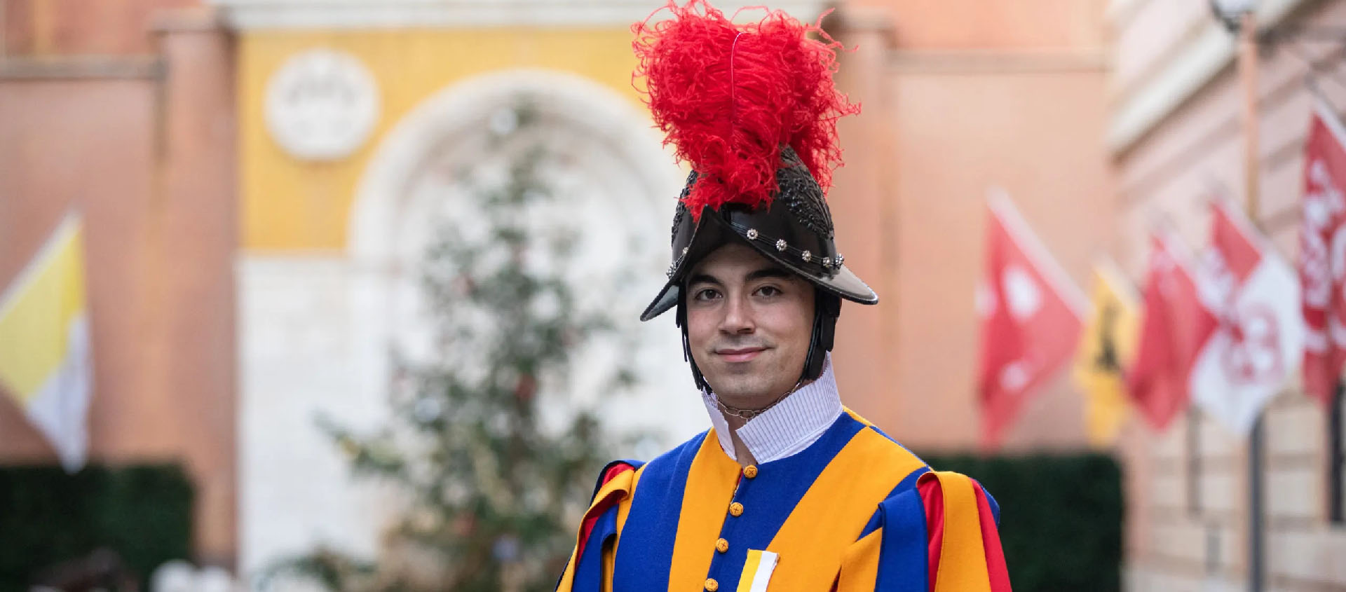 Le vice-Caporal Eliah Cinotti est diplômé de l'école supérieure de commerce de Bienne | © Garde pontificale suisse