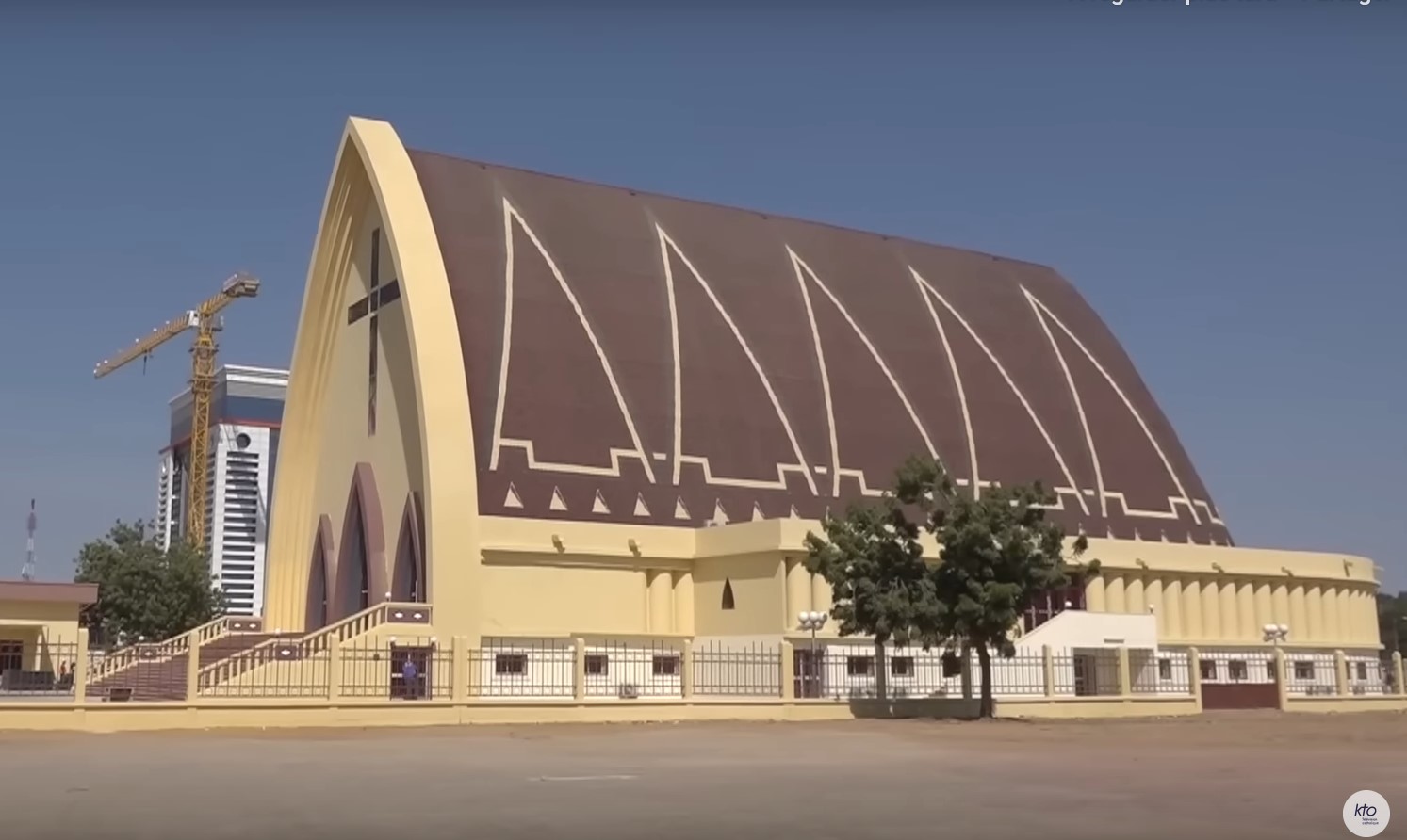 La cathédrale Notre-Dame de la Paix de N'Djamena a été reconstruite à l'original | capture d'écran KTO