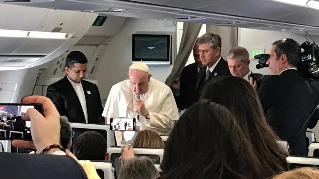 Le pape François dans l'avion pour la RDC | Hugues Lefevre I.MEDIA