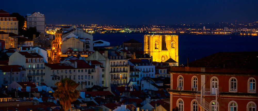 La cathédrale de Lisbonne dans la nuit | © Barry/Flickr/CC BY 2.0