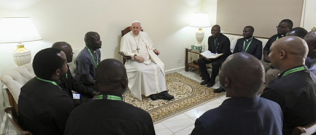 A Djouba (Soudan du Sud), le 4 février 2023, le pape François a rencontré le clergé local | © EPA/VATICAN MEDIA/Keystone