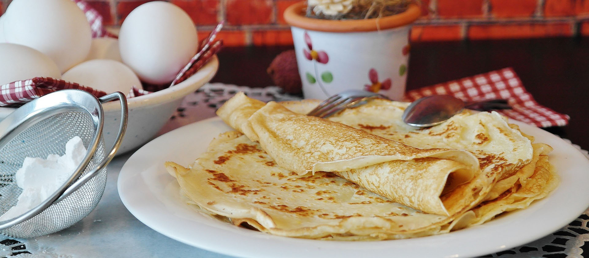 Il existe une grande quantité d’anecdotes quant à la tradition de manger des crêpes ce jour-là | © Pixabay