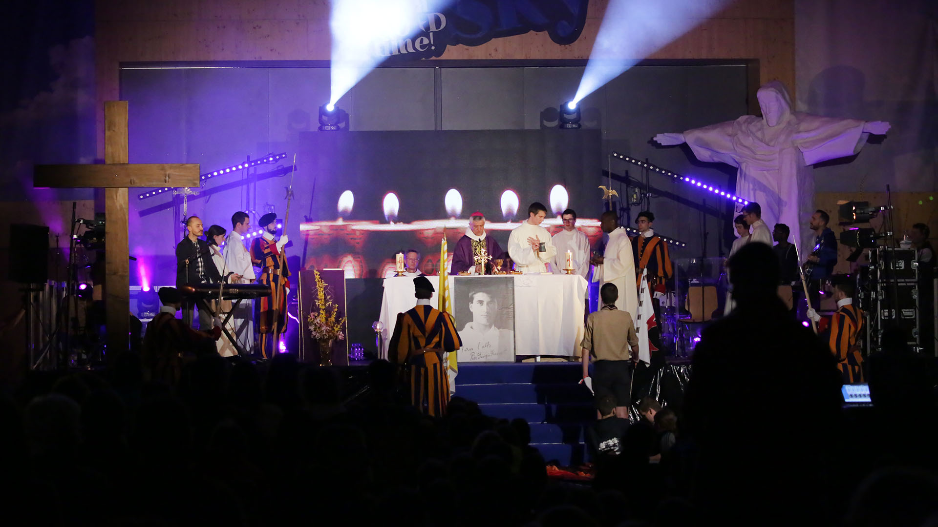 Comme en 2019, Mgr Lovey et Mgr de Raemy concélèbreront la messe sous les étoiles | © Bernard Hallet