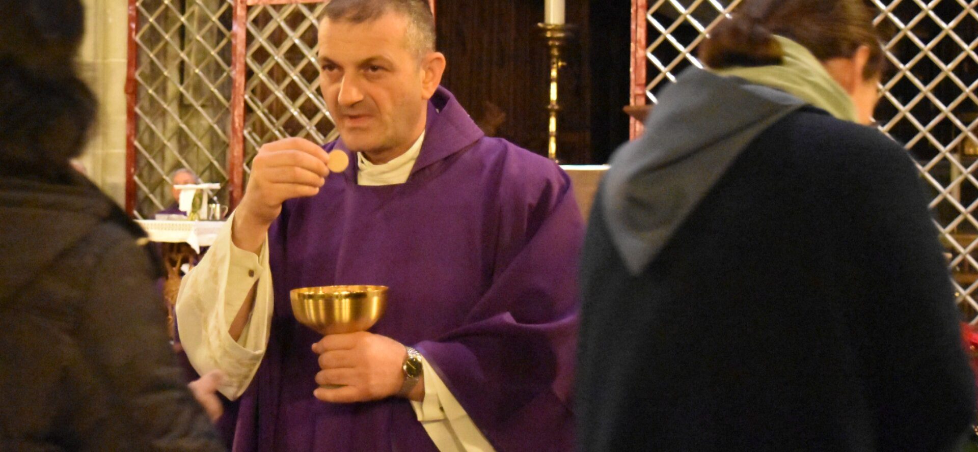 Jacques Mourad lors d'une visite à la cathédrale de Fribourg, en décembre 2015 | © Jacques Berset