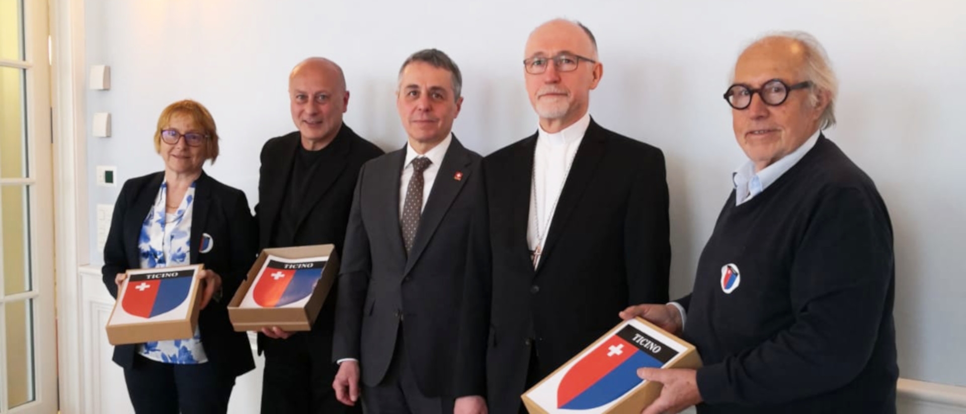 Les trois initiants reçus au DFAE par Ignazio Cassis et le nonce Mgr Martin Krebs | DR