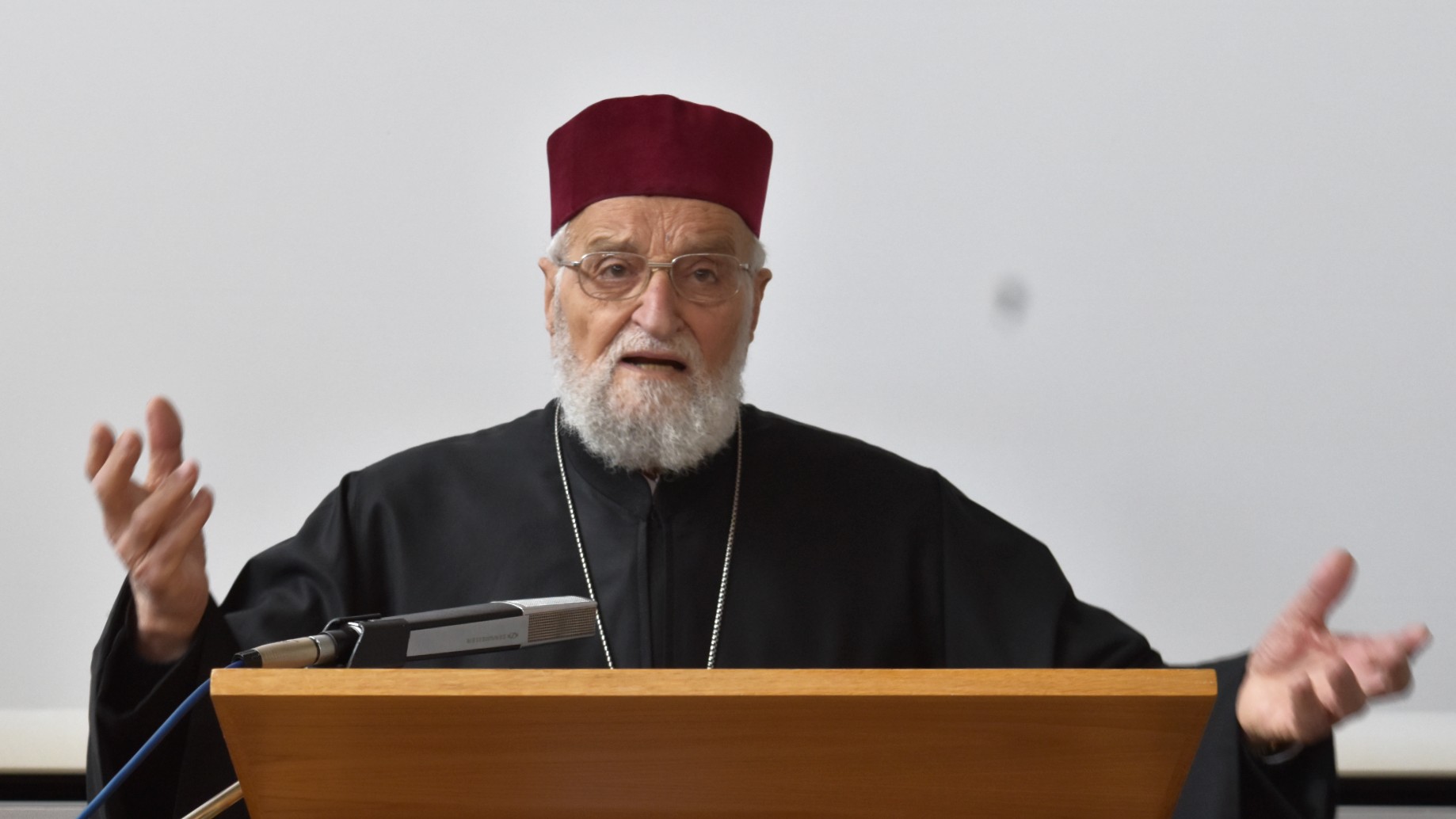 Le patriarche émérite Grégoire III fustige les sanctions contre le peuple syrien à l'Université de Fribourg  |  © Jacques Berset