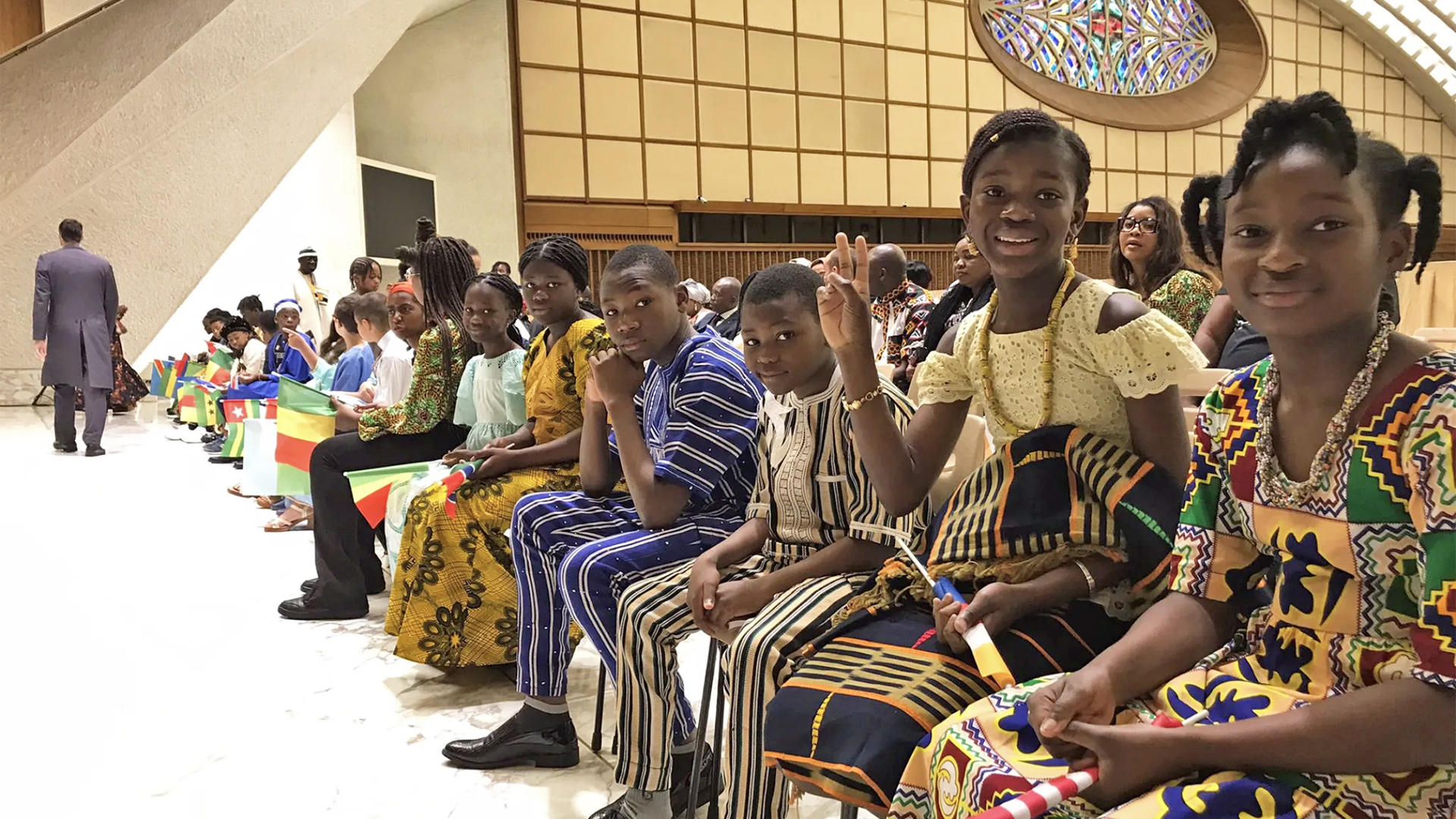 Une cinquantaine d’enfants originaires de pays du continent africain ont rencontrer le pape dans l’Aula Paul VI, en mai 2023 | © Camille Dalmas/I.MEDIA