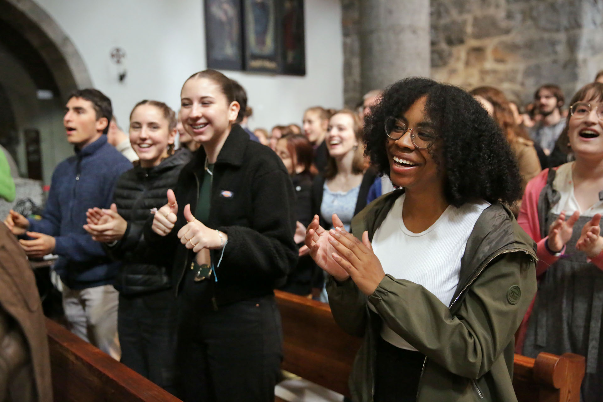 Environ 350 jeunes se sont retrouvés à l'abbaye de Saint-Maurice pour une journée de lancement des JMJ | © Bernard Hallet