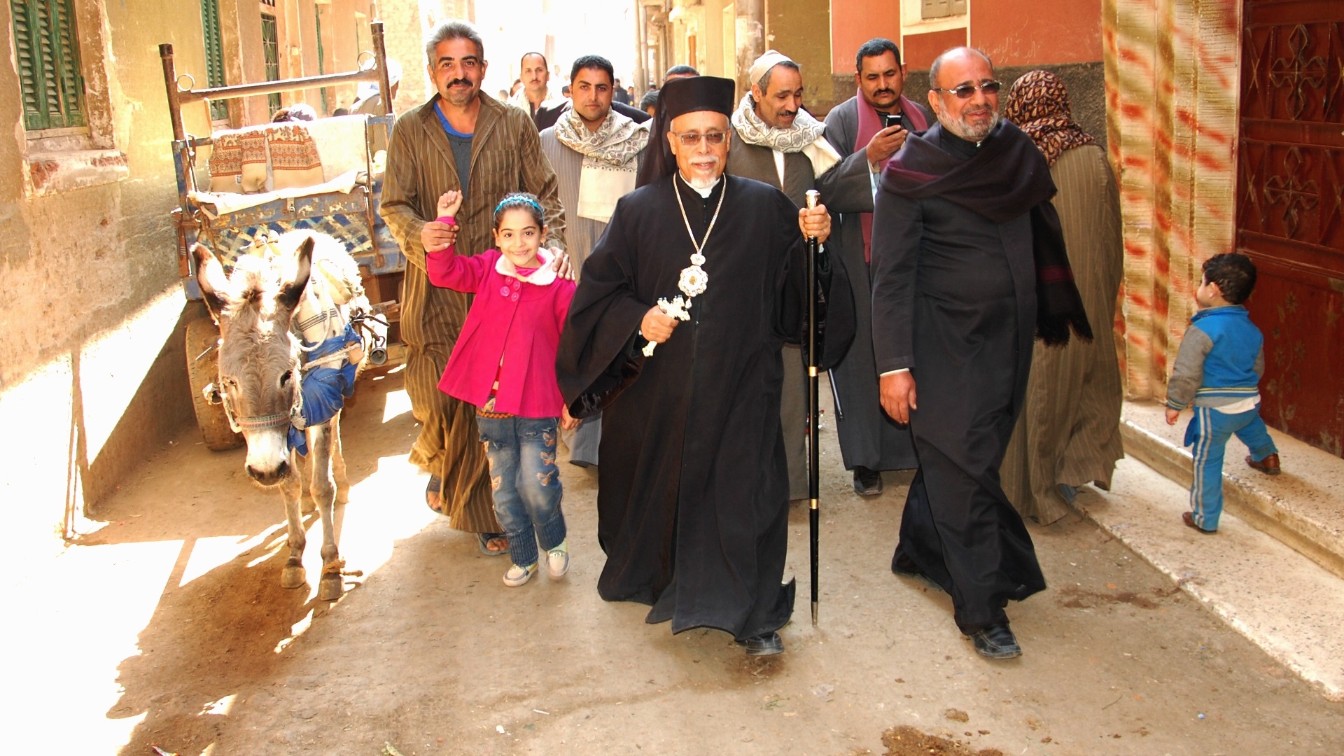 Mgr Kyrillos William Samaan, évêque copte catholique d'Assiout, visite une paroisse de Haute-Egypte | © Jacques Berset