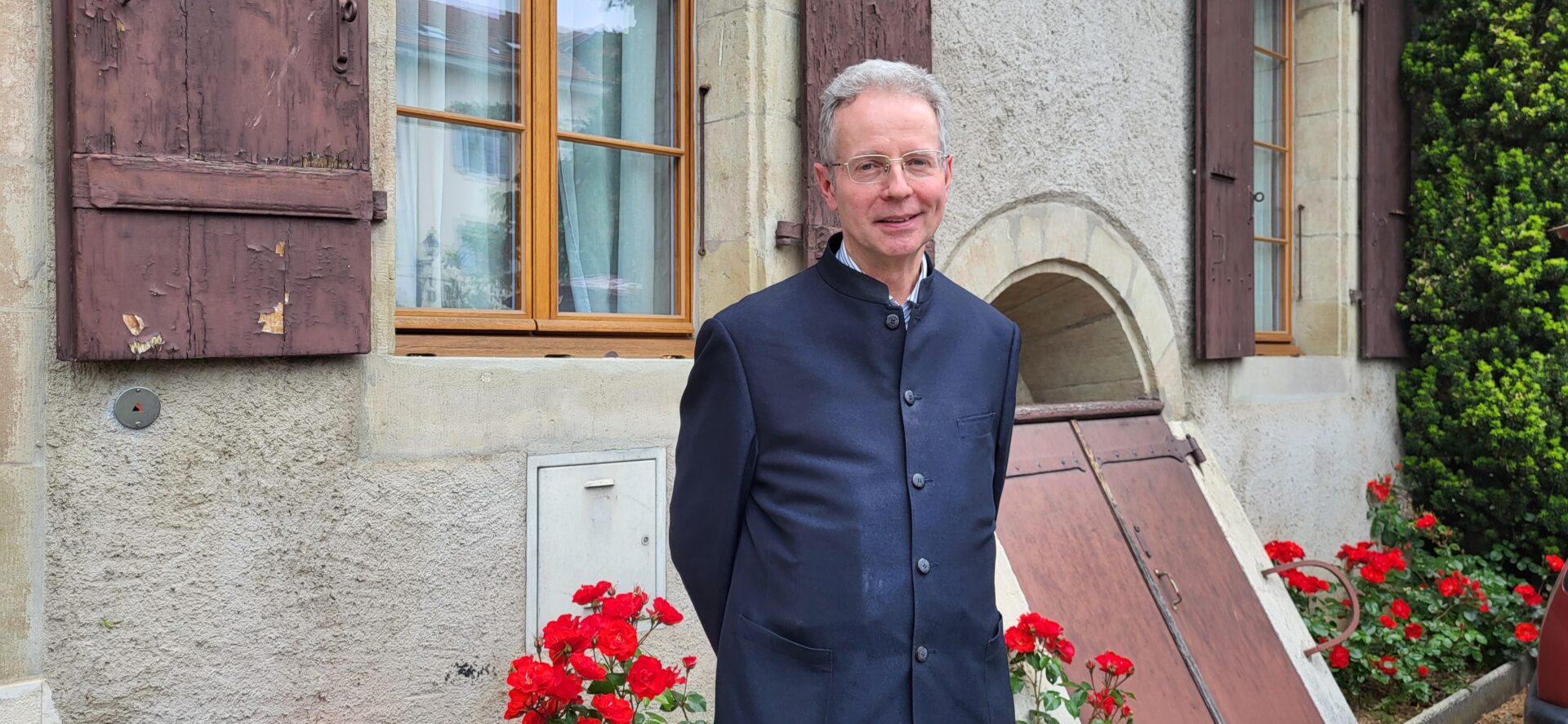 Stephan Rothlin sj, directeur de l'Institut Ricci de Macau, devant la maison des jésuites de Carouge (Genève), mai 2023 | © Lucienne Bittar
