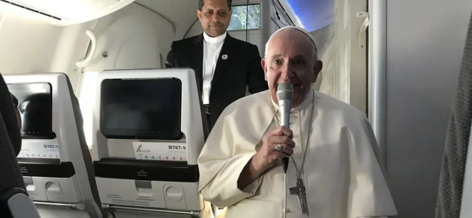 Le pape François s'est exprimé dans l'avion qui le ramenait de Budapest | © IMEDIA