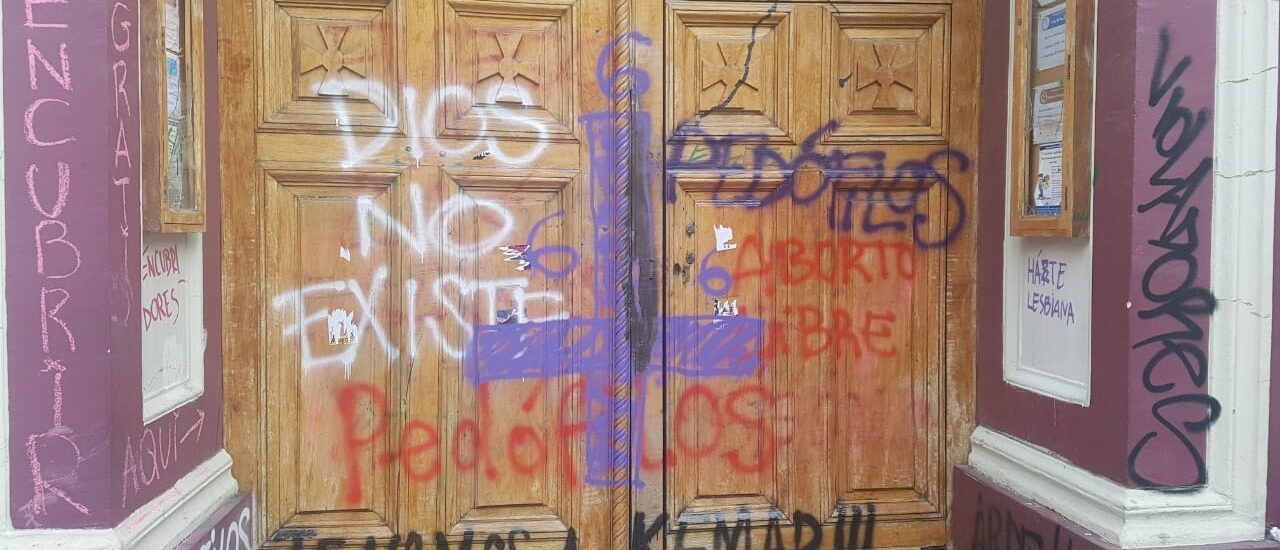 Une église vandalisée au Chili en 2019 | © ACN