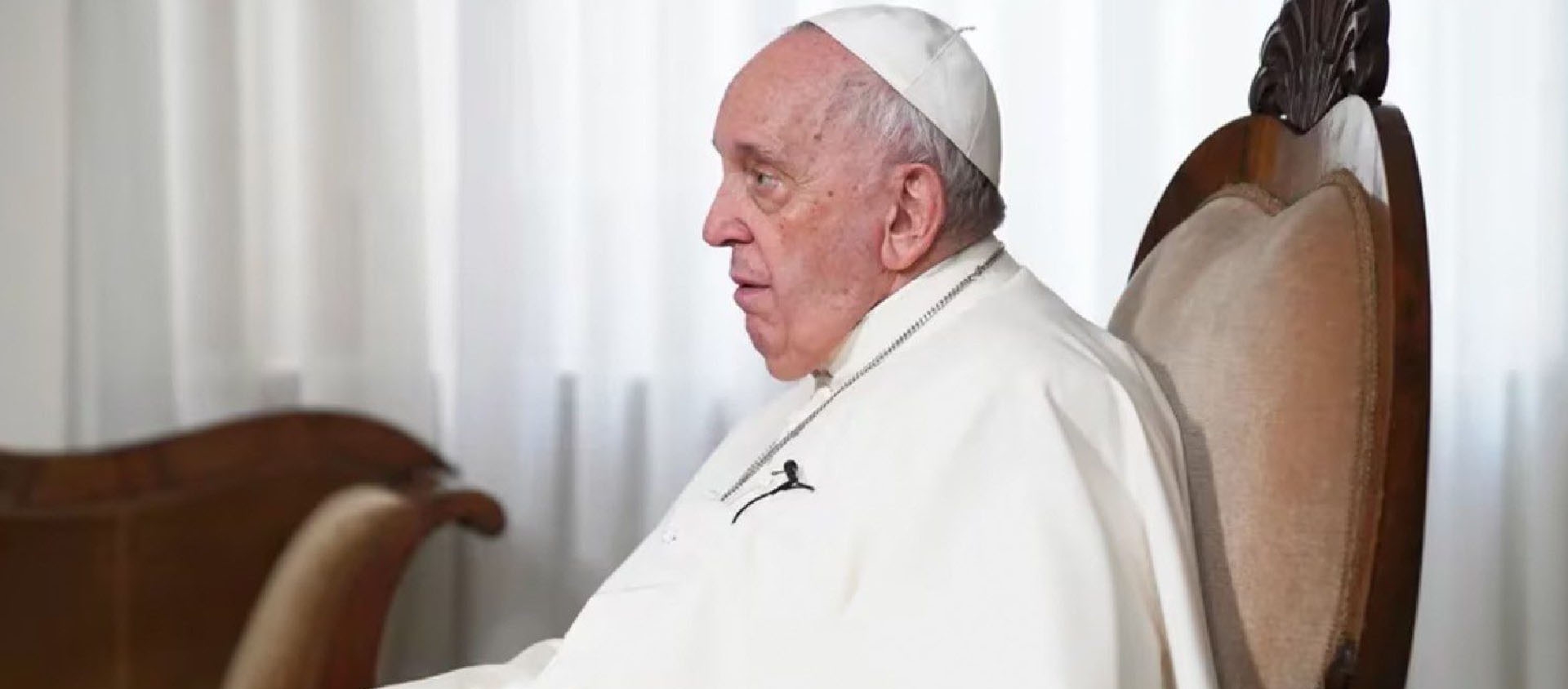 Après son opération le 7 juin, le pape François a passé une partie de la journée dans un fauteuil | Vatican Media
