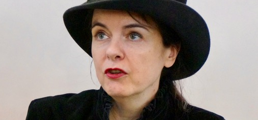 L'écrivaine belge Amélie Nothomb fera partie des 200 artistes invités dans la Chapelle Sixtine | © G.Garitan/Wikimedia/CC BY-SA 4.0