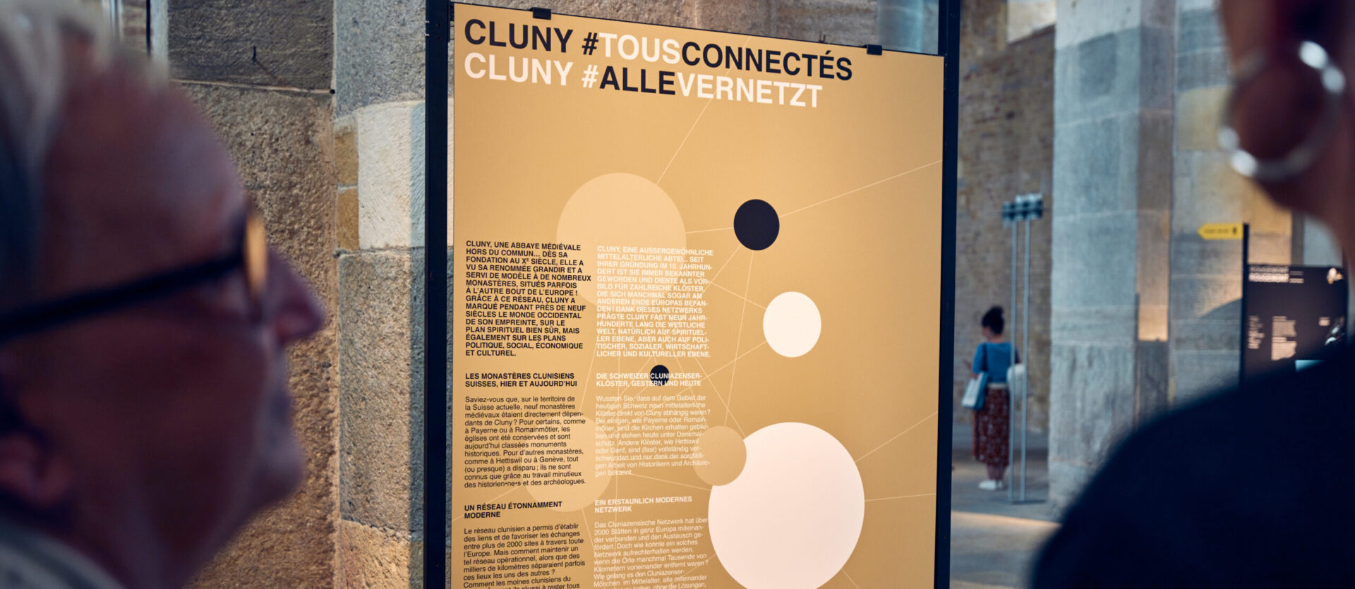 L'exposition CLUNY#TOUSCONNECTES est visible à l'abbatiale de Payerne jusqu'en février 2024 | © Simon Brunet Production