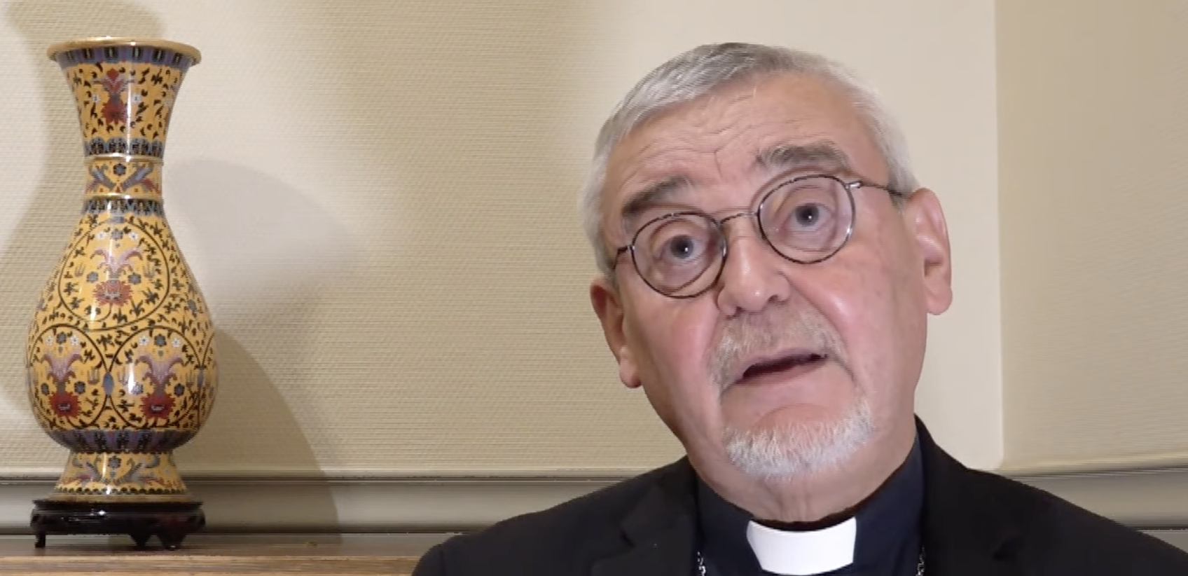 Mgr Georges Colomb, évêque de La Rochelle, est accusé de faits pouvant être assimilés à une agression sexuelle | capture d'écran KTO TV