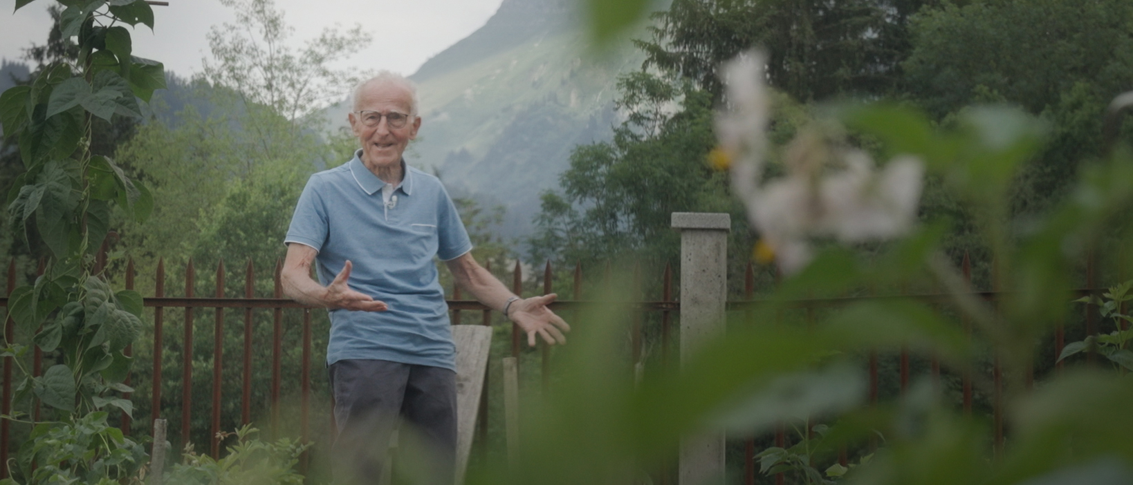 A 85 ans, l'abbé Guy Oberson garde la main verte | © Pierre Pistoletti