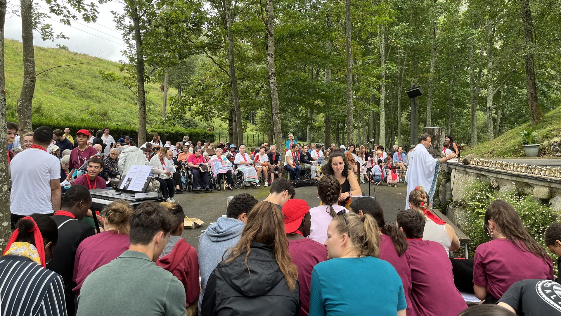 Les pèlerins romands réunis pour une célébration | © Pierre-Yves Maillard 