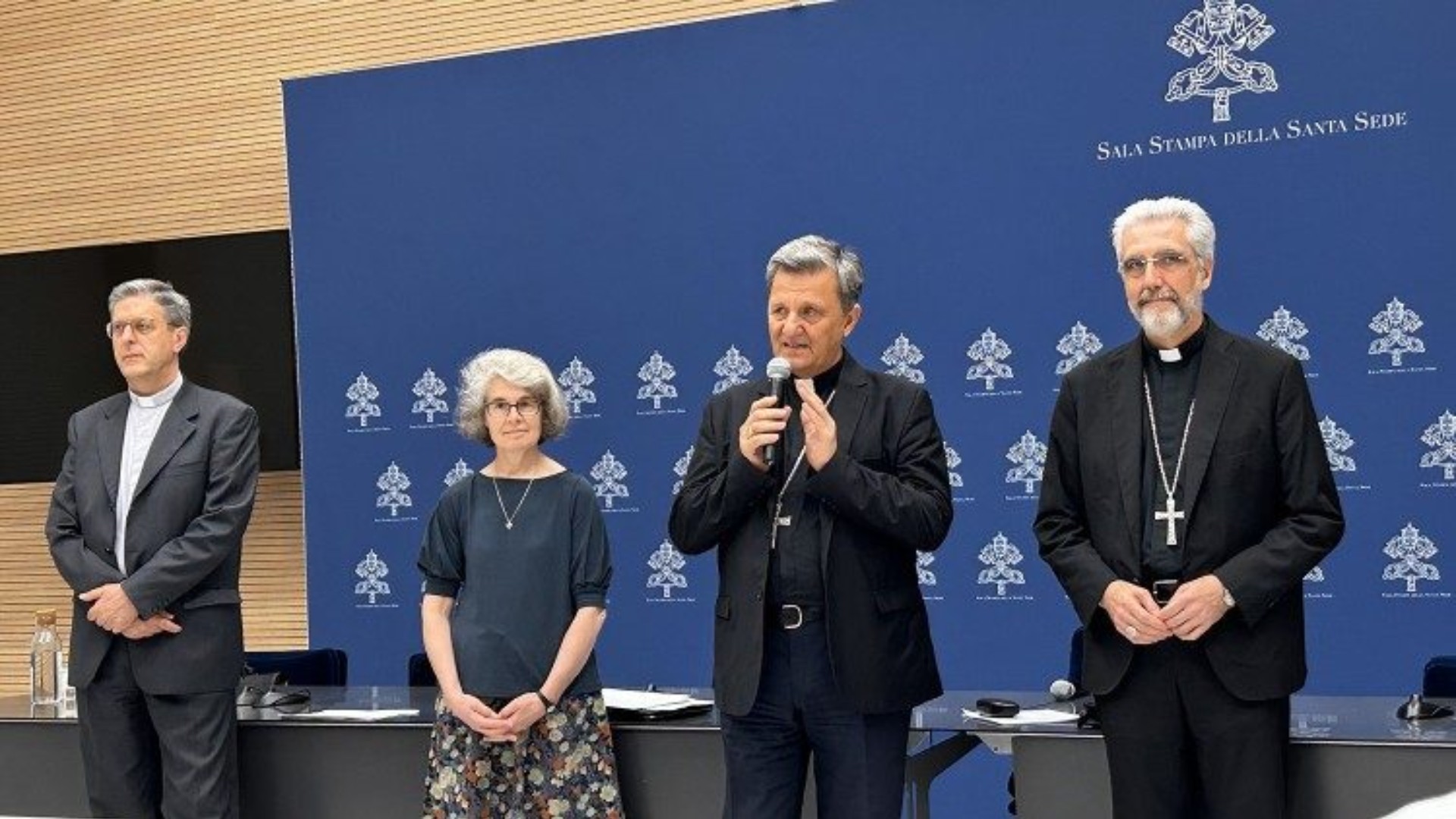 Présentation des participants au Synode à la salle de presse du Vatican | ©  Vatican Media