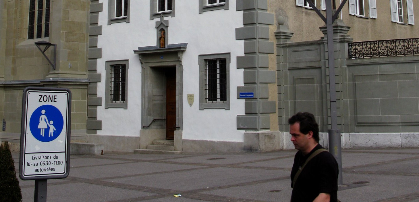 L'entrée du couvent des ursulines, à Fribourg | © Janusz Sliwinski/Flickr/CC BY-NC-ND 2.0