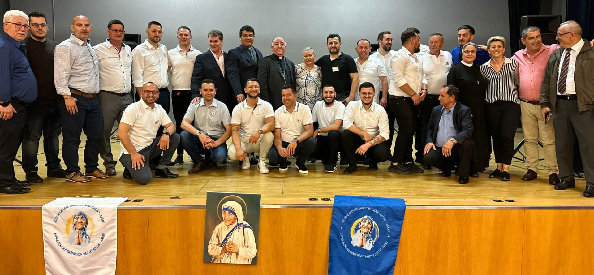 Des membres de la Mission catholique albanaise Ste Mère Teresa, le 3 juin 2023, à Birr (AG) | © www.misioni-aarau.ch