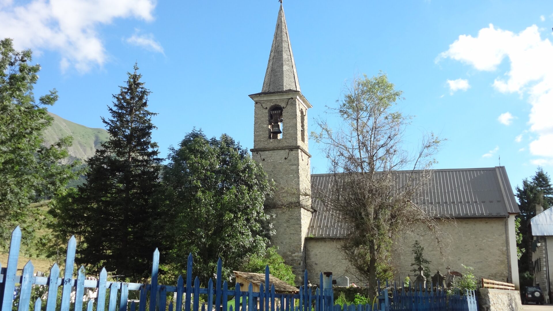 L'église Ste Marthe du Vernet où le petit Emile a disparu | wikimedfia commons CC-BY-SA-2.0