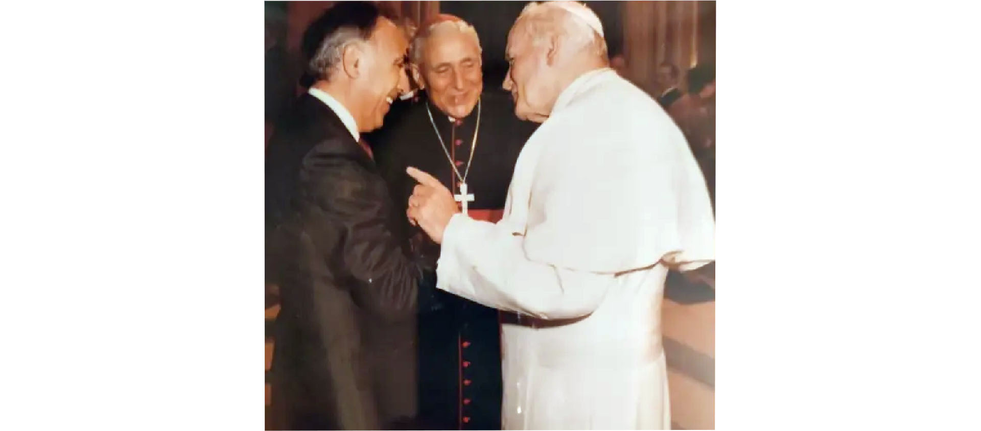 Marcello Bedeschi, ici en 1991 en conversation avec Jean-Paul II et le cardinal Pironio | DR