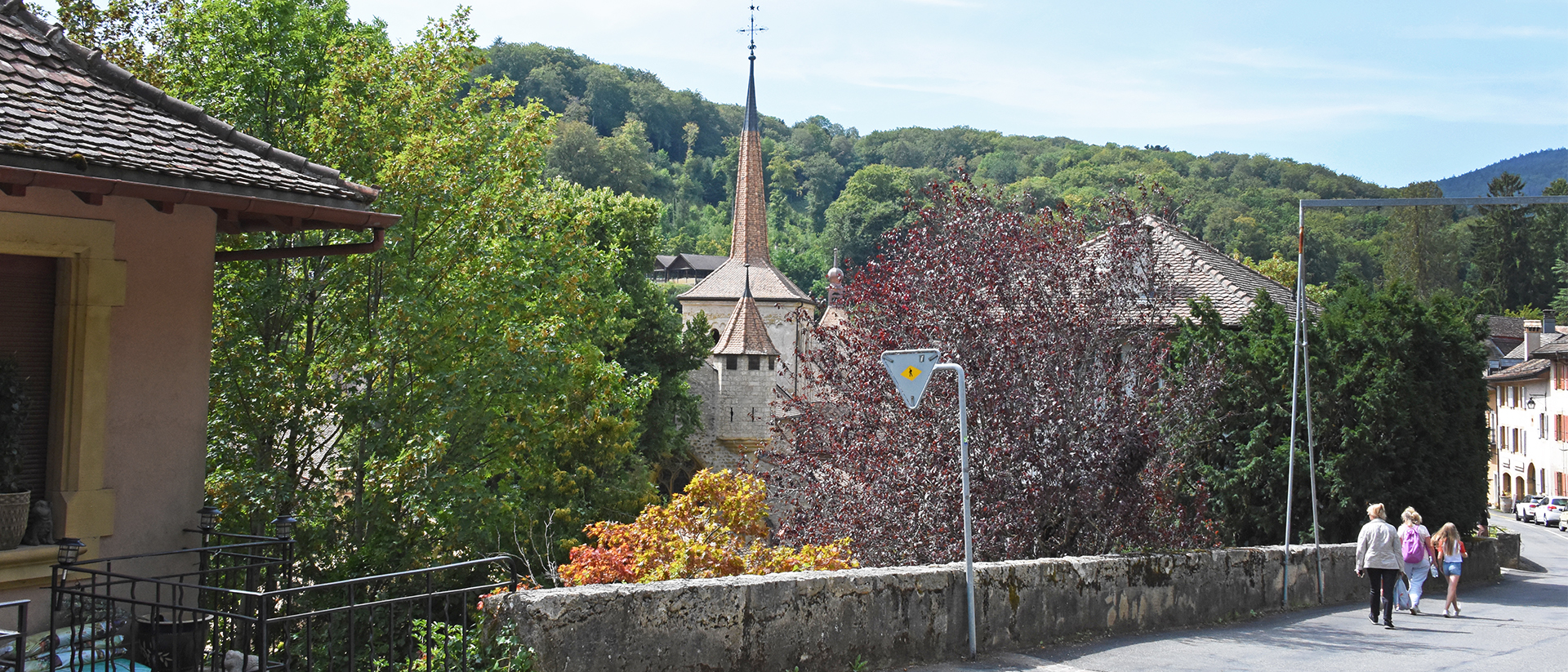 En arrivant à pied à Romainmôtier... | © Grégory Roth