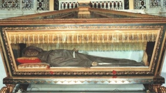 La châsse et le corps incorrompu de saint Benoît le Maure ont disparu dans les flammes | DR