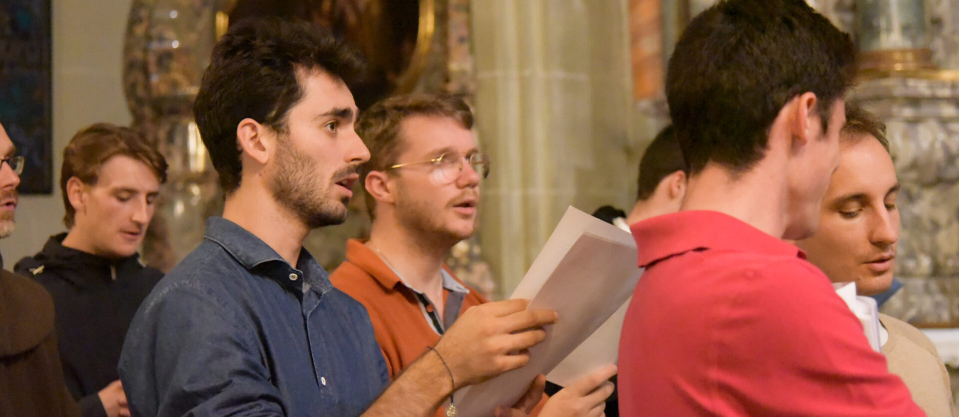 Une chorale a accompagné la messe pour les étudiants du 28 septembre 2023, à la cathédrale de Fribourg | © Raphaël Zbinden