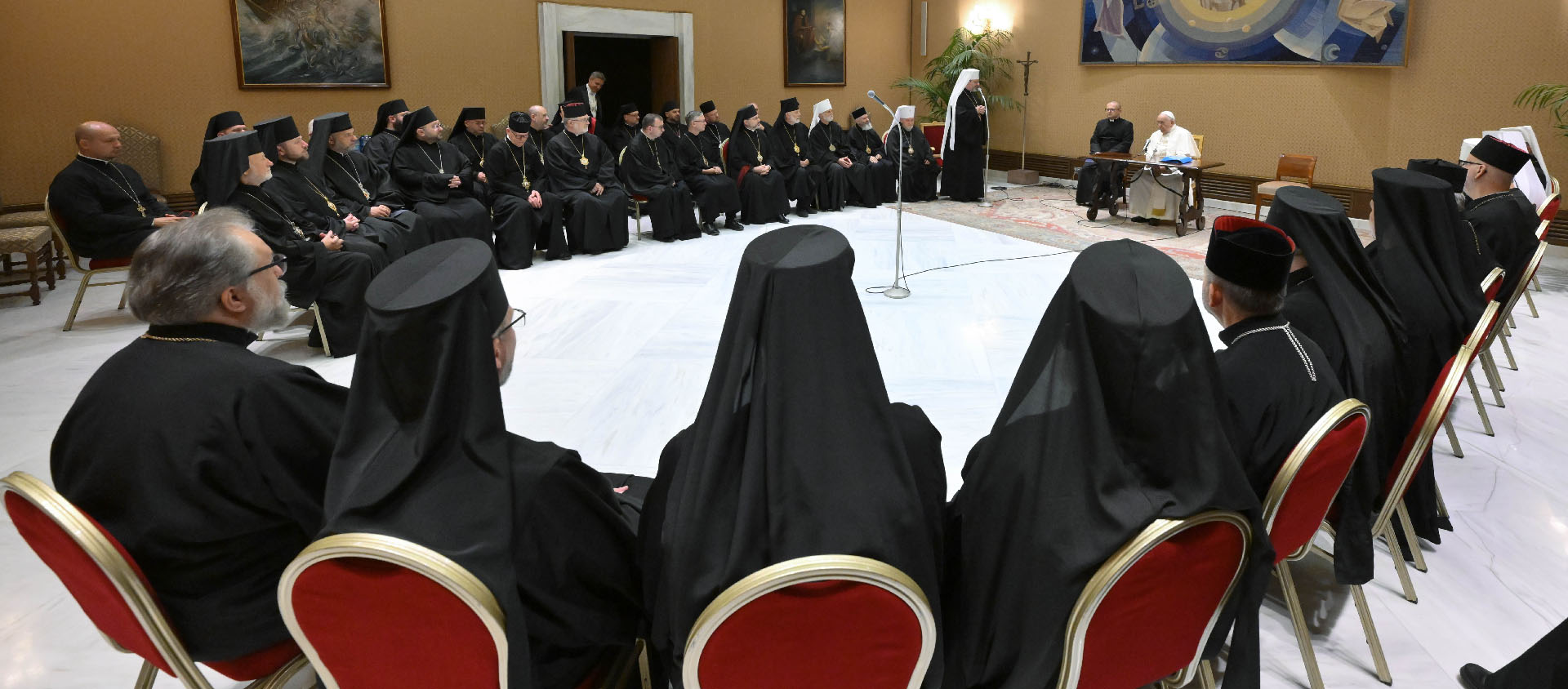 Le pape recevant les évêques du Synode de l’Église gréco-catholique ukrainienne (UGCC), le 6 septembre dernier | © Vatican media