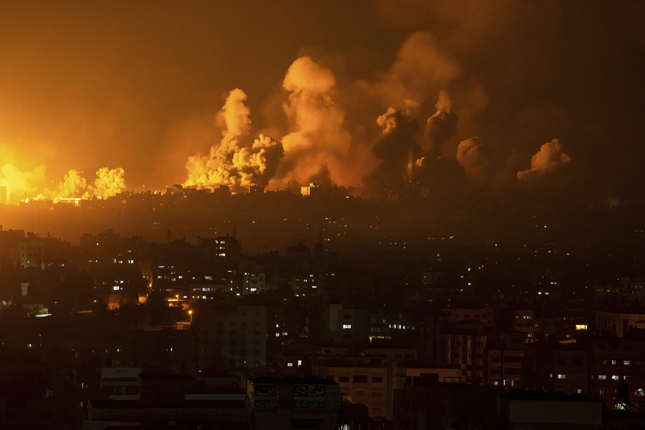 Frappe aérienne israélienne, dans la ville de Gaza, 8 octobre 2023 | © KEYSTONE/AP Photo/Fatima Shbair