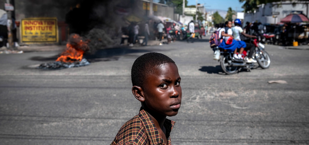 En Haïti, les enfants sont confrontés à la violence des rues | photo d'illustration © Johnson Sabin/EPA EFE/Keystone