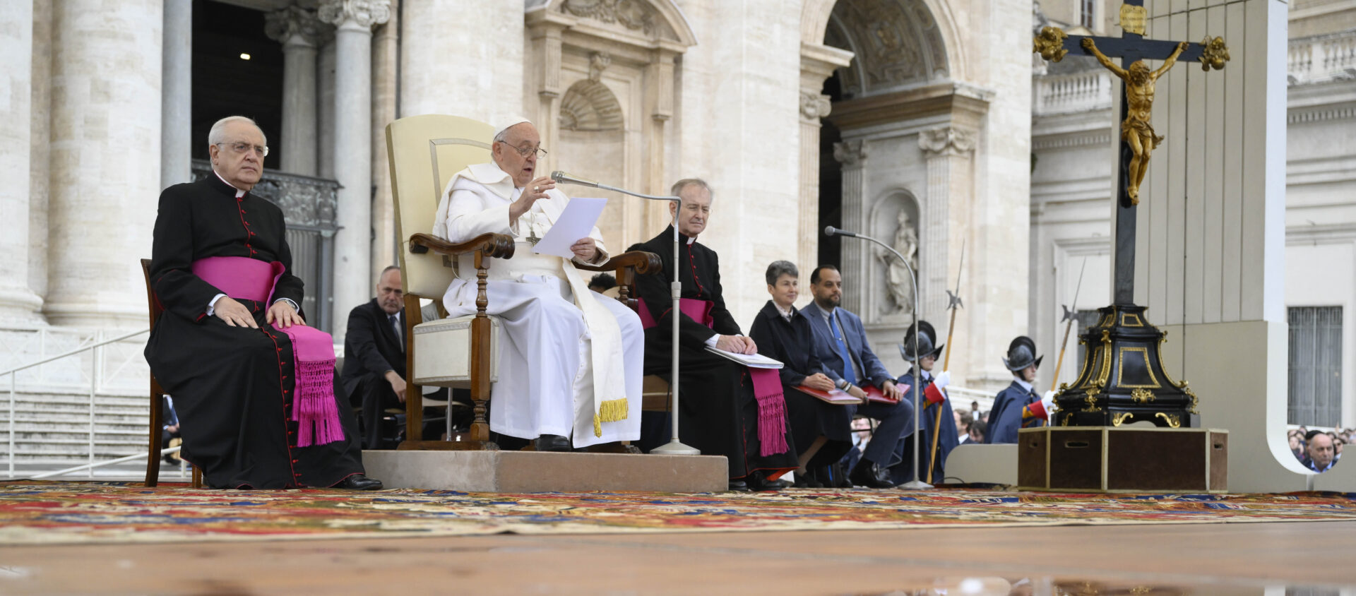 «N’oublions pas l’Ukraine martyrisée. Et pensons aux peuples palestinien et israélien», a demandé le pape François | © Vatican Media