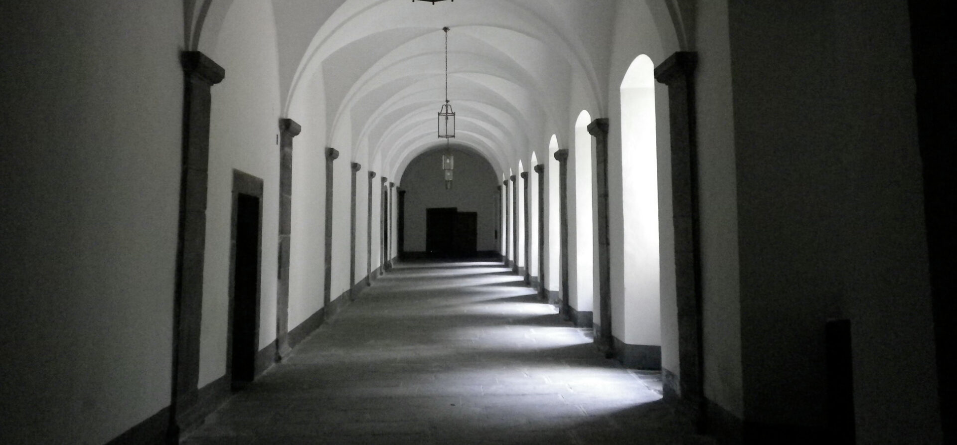 Un couloir de l'Abbaye de St-Maurice (VS), actuellement dans la tourmente | © Sam Nabi/Flickr/CC BY-SA 2.0