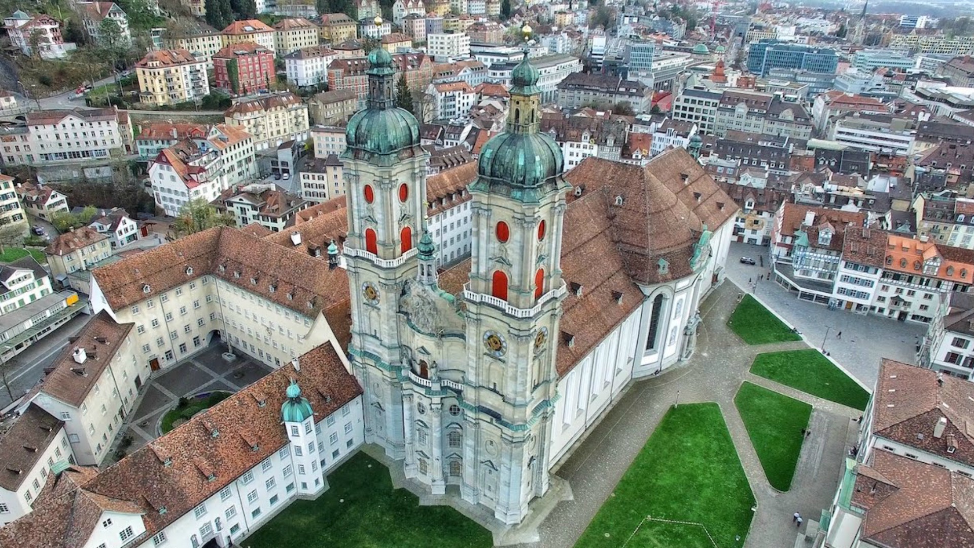 La cathédrale de St-Gall et sa vieille-ville où le CCEE était établi depuis 1977 | DR