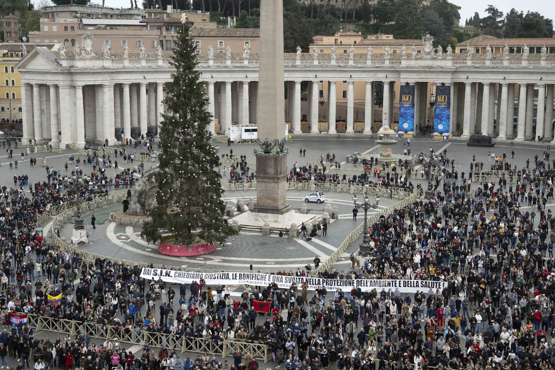 Le pape a exhorté la foule à prendre soin de ses proches «avec gentillesse» | © Vatican Media