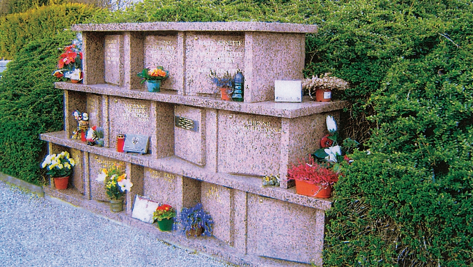 Un columbarium dans un cimetière | DR