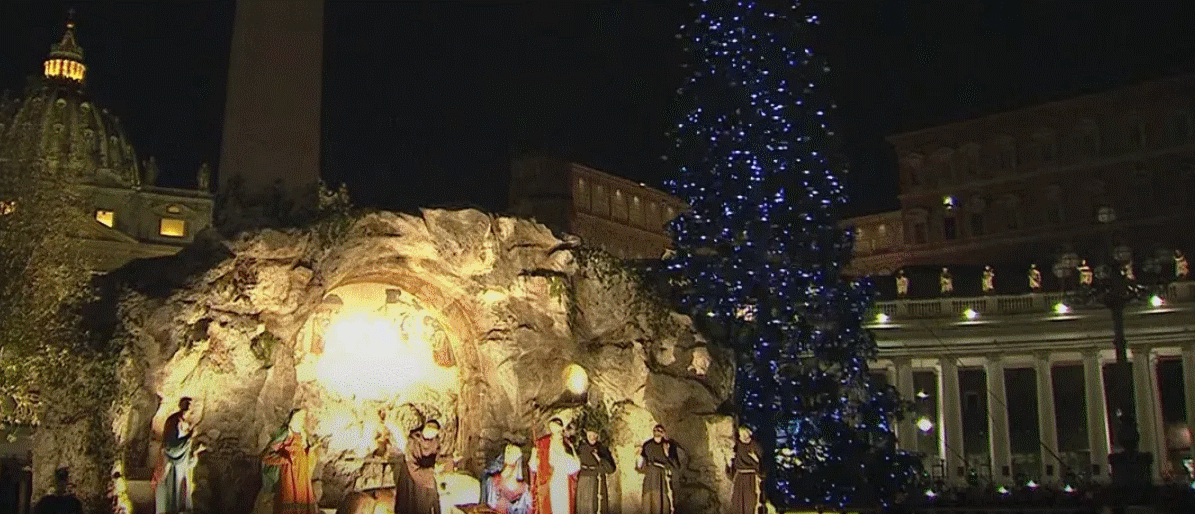 La crèche de la place Saint-Pierre rappelle celle de François d'Assise | imedia cd 