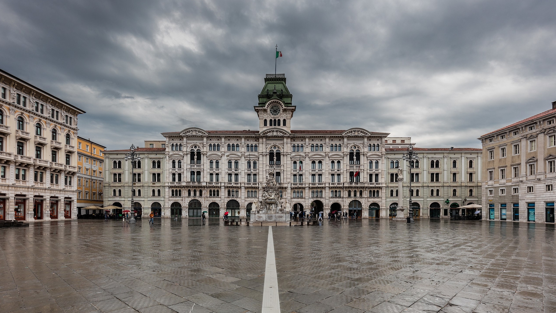 La place de l'Unité italienne à Trieste |  wikimedia commons Diego Delso CC-BY-SA-4.0
