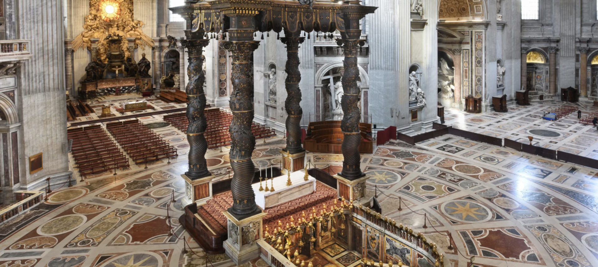 Le baldaquin du Bernin, dans la basilique St-Pierre, souffre de l'afflux de touristes | © Fabrique de St-Pierre