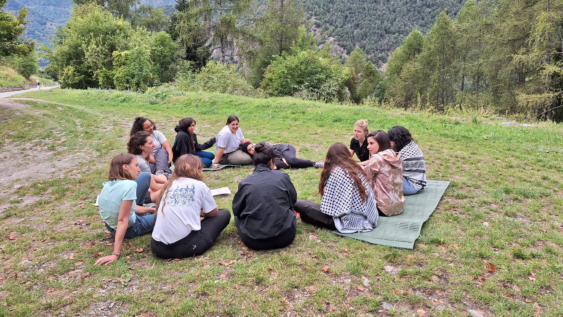 L'association Coexistences organise des séjours dans les montagnes suisses pour des jeunes palestiniens et israéliens  | capture d'écran Facebook