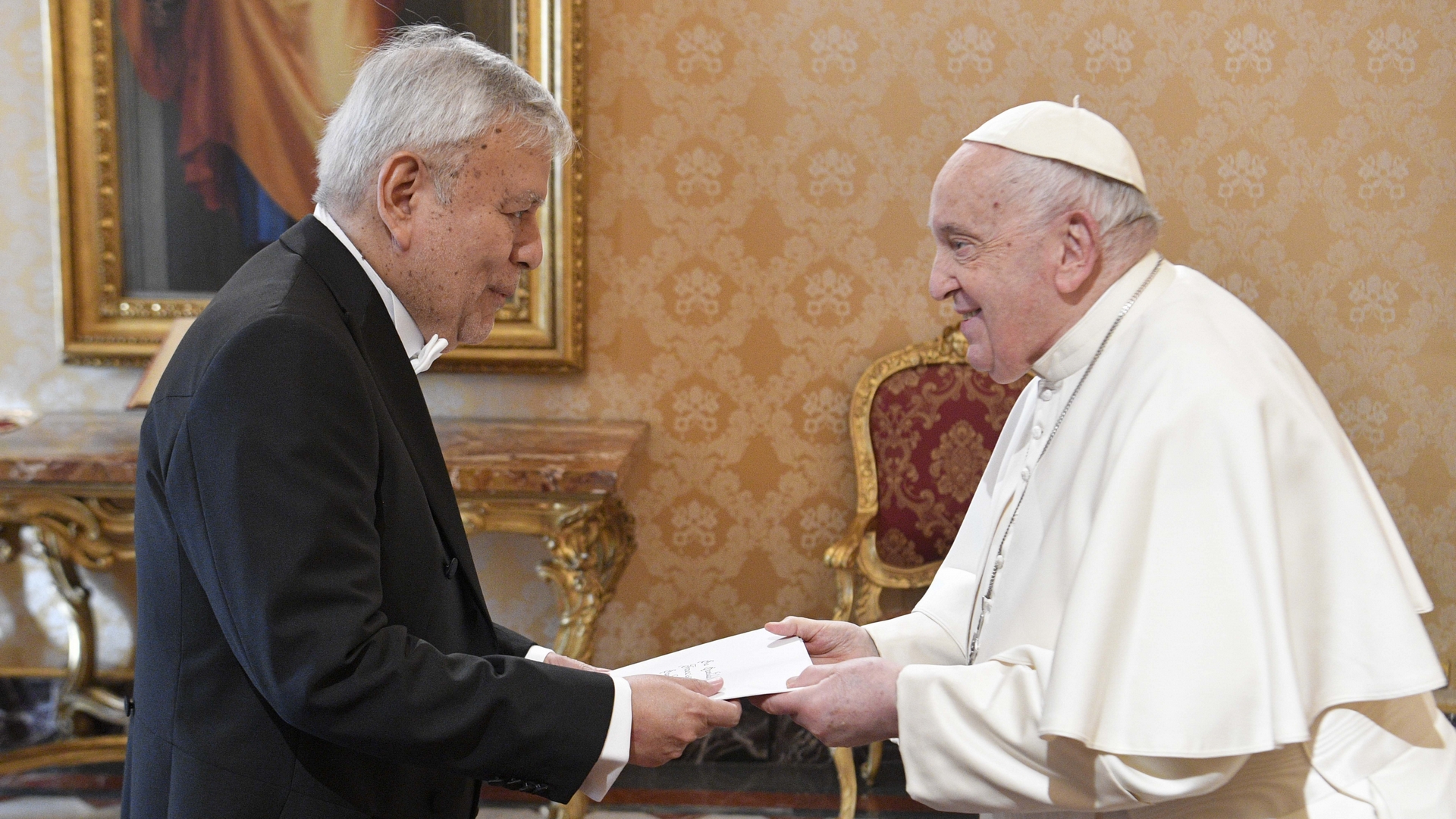 Le nouvel ambassadeur du Pérou remet ses lettres de créances au pape | © Vatican Media 