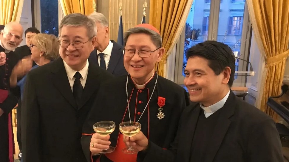 Le cardinal Tagle a été décoré de la Légion d'honneur | © I.MEDIA ak 