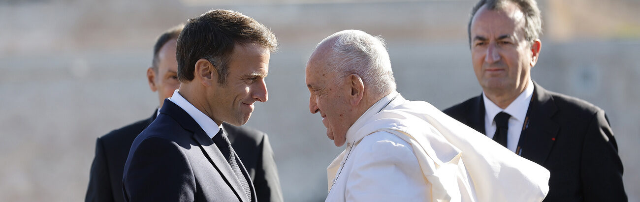 Le président Emmanuel Macron rencontre le pape François à Marseille, le 23 septembre 2023 | © Sebastien Nogier, Pool via AP/Keystone